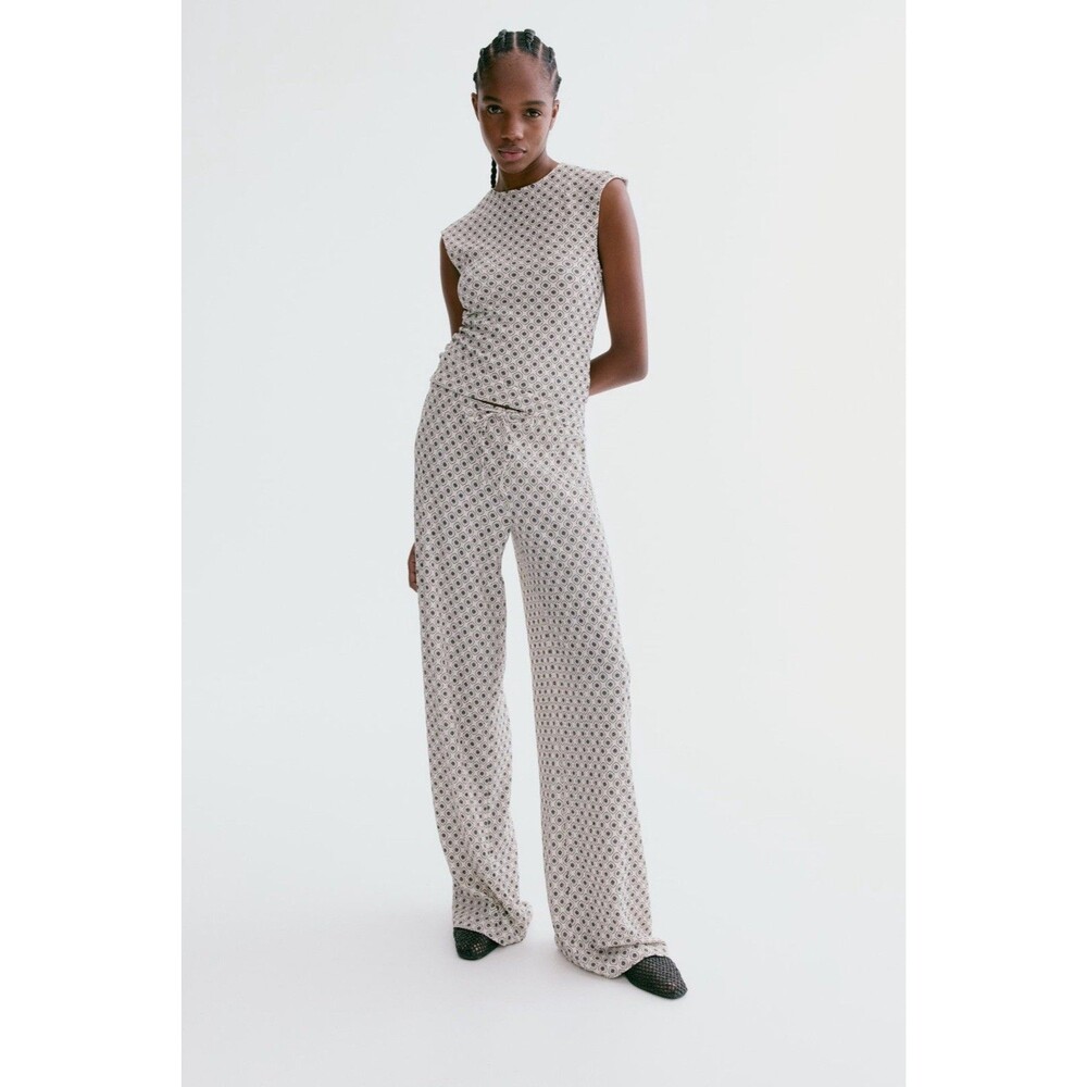H&M Divided Two Piece Vacation Lounge Set Size L Wide Leg Pants Top Textured New